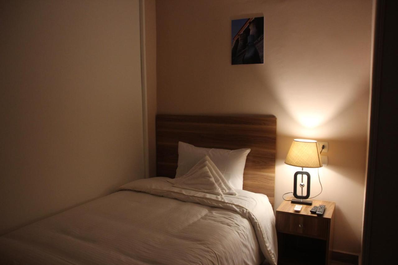 Farida Pyramids Boutique Hotel Kafret el-Gabal Eksteriør bilde